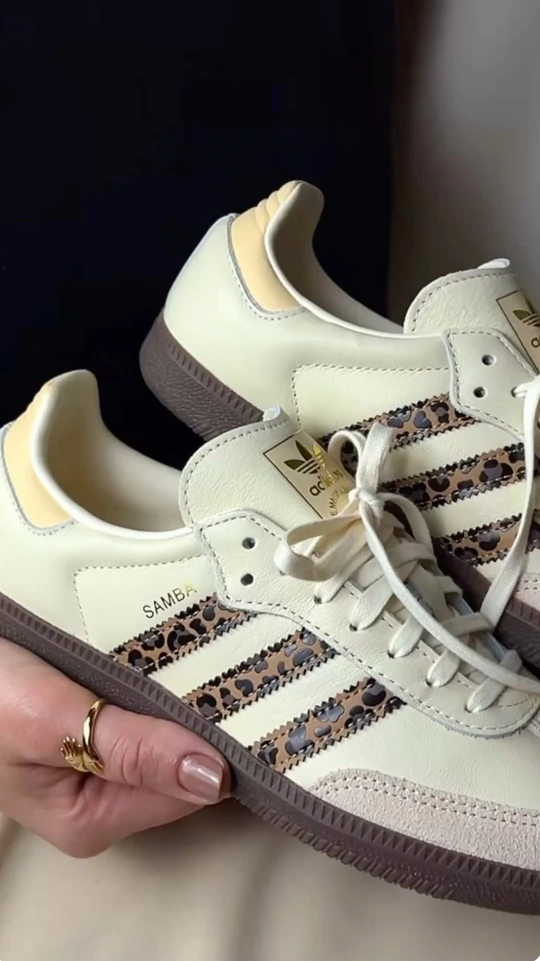 Adidas Handball Spezial disponible en el catálogo KindMind