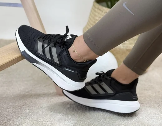 Adidas EQ21 en Adidas EQ21