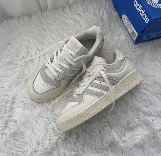 Adidas Rivalry Low en Adidas Rivalry Low