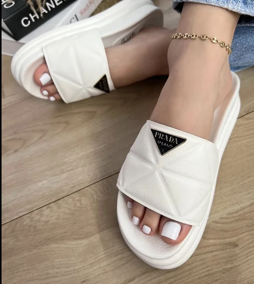 Prada Blanca en Prada Blanca